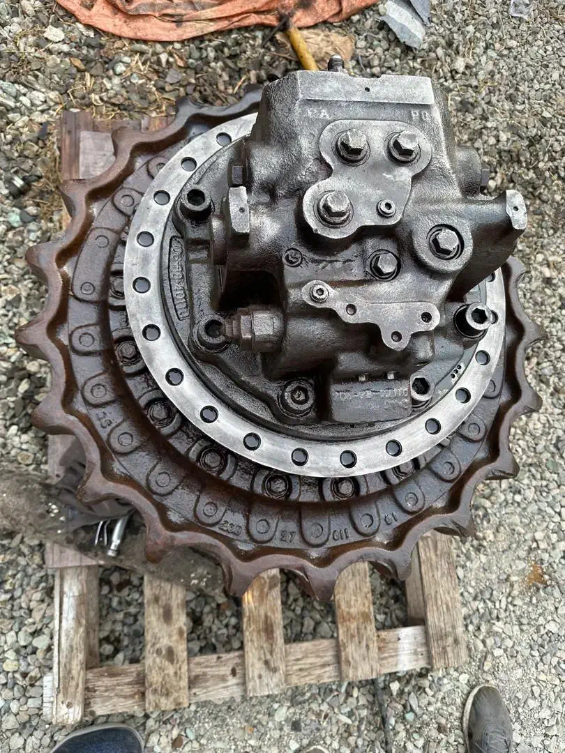 چرخ حرکت بیل مکانیکی کماتسو pc400 گیربکس|قطعات یدکی و لوازم جانبی|چهاردانگه (تهران), |دیوار