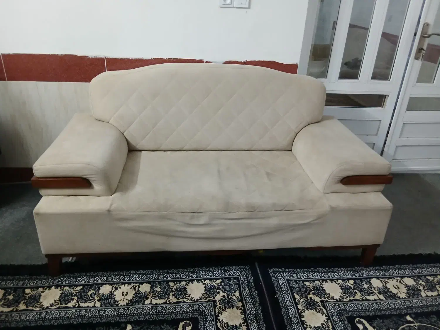 مبل راحتی|مبلمان خانگی و میز عسلی|قرق, |دیوار