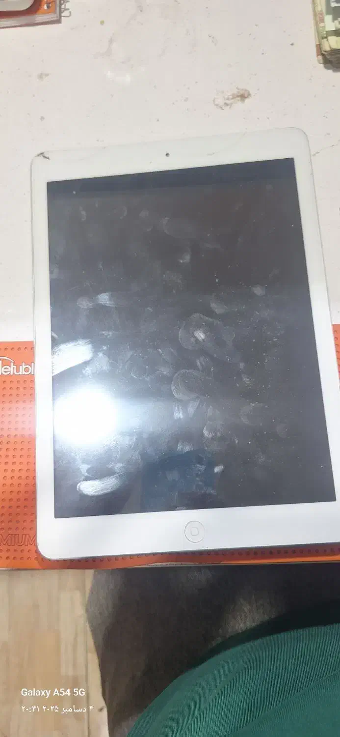 ipad 4|تبلت|رباطکریم, رباطکریم|دیوار