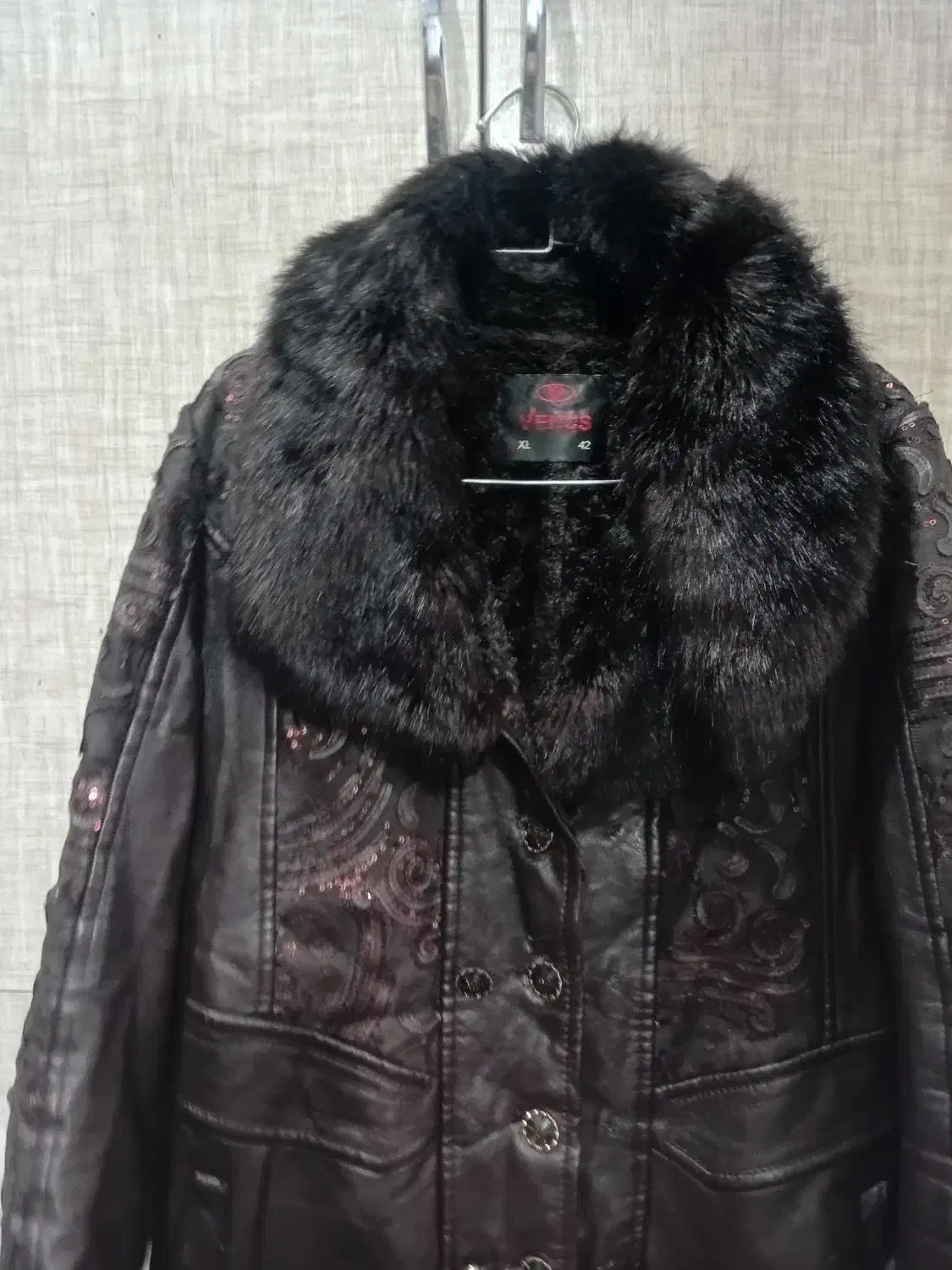 لباس|کیف، کفش، کمربند|نقده, |دیوار