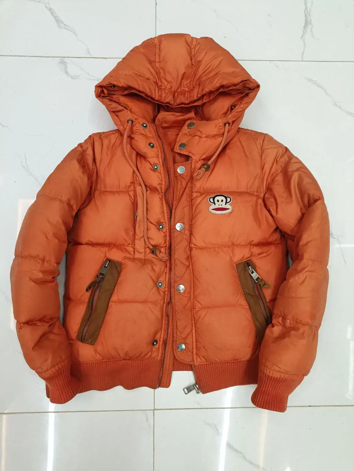 کاپش پر خارجی|لباس|الیگودرز, |دیوار