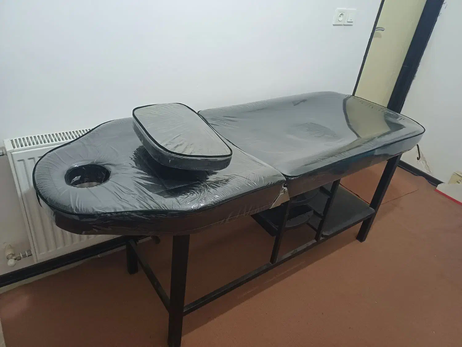 تخت ماساژ نو نو سالم تخفیف جزئی|آرایشی، بهداشتی، درمانی|کرج, حیدرآباد|دیوار