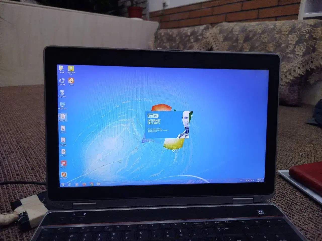 لپ تاب|رایانه همراه|میبد, |دیوار