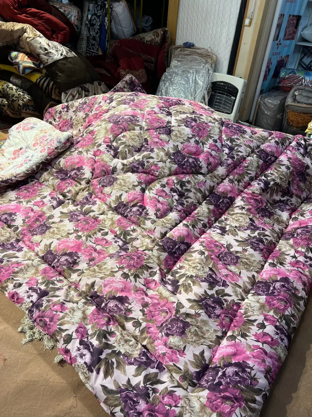 لحافکرسی‌‌ه|رختخواب، بالش، پتو|اصفهان, هفتون|دیوار