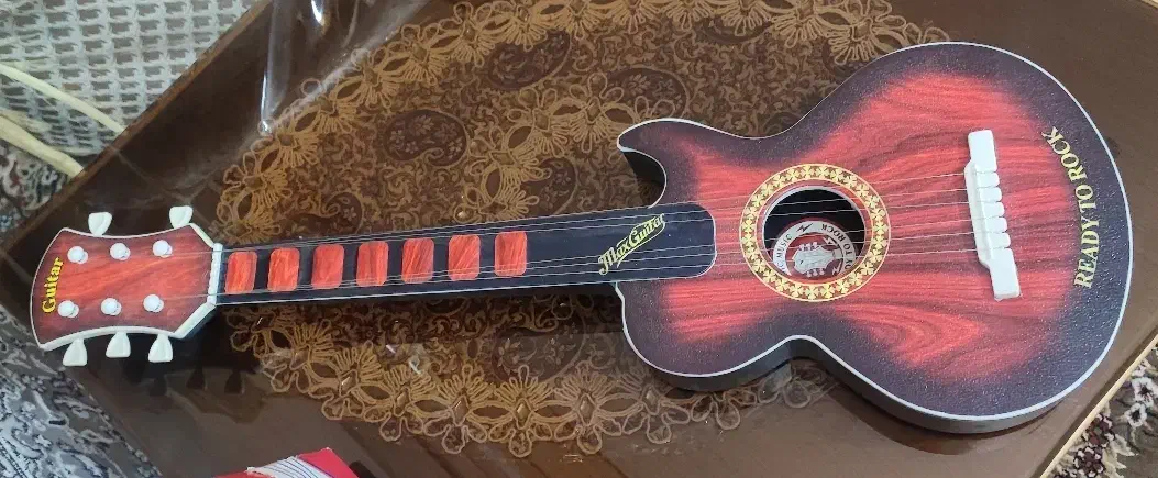 گیتار اسباب بازی|اسباب‌بازی بچه|قم, امامزاده ابراهیم|دیوار