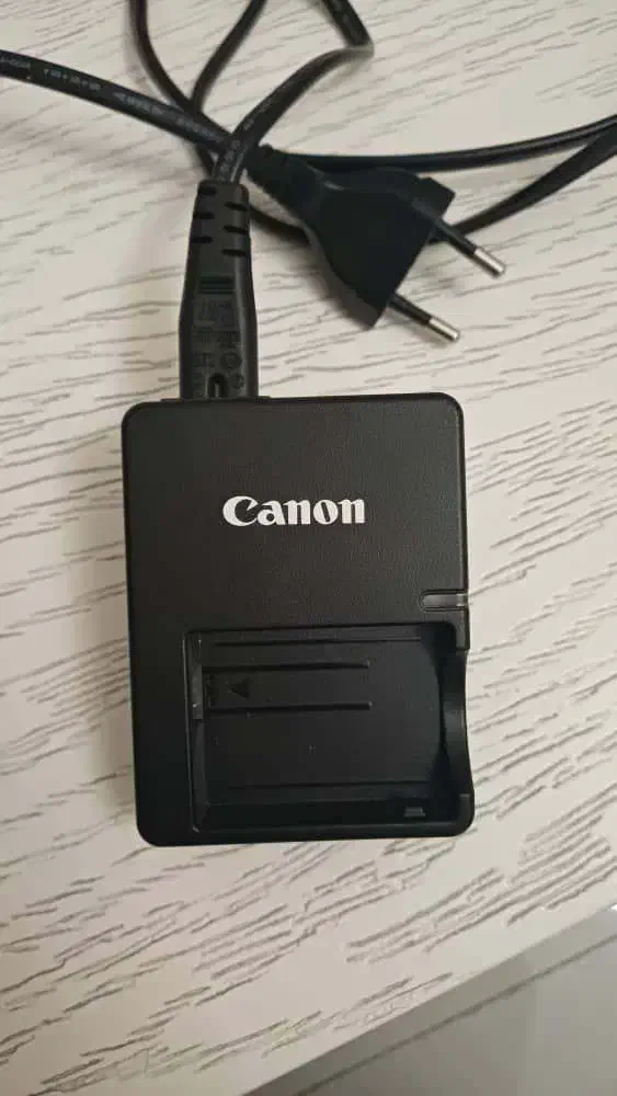 شارژر باطری کانن اصل ژاپن|دوربین عکاسی و فیلمبرداری|فردیس, نسترن غربی|دیوار