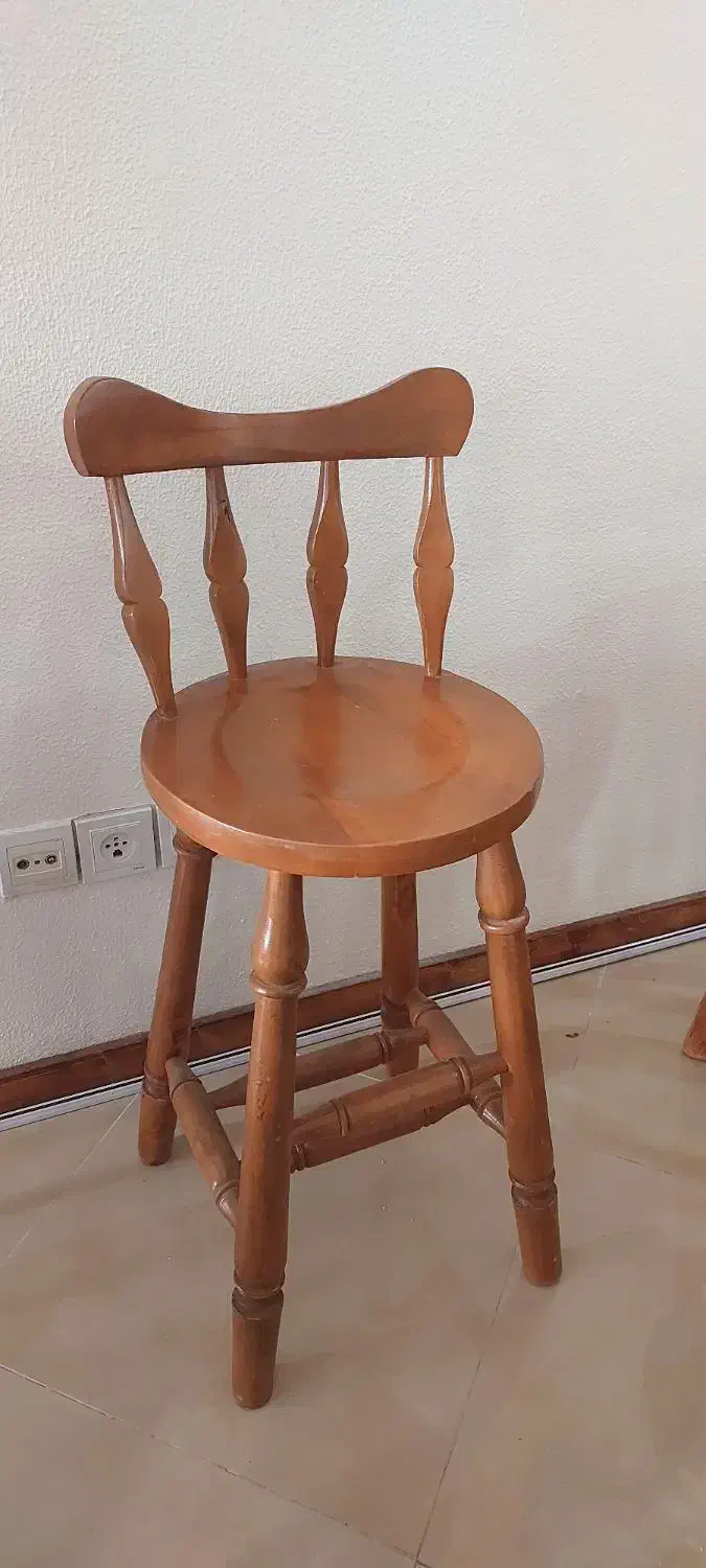 ۵ عدد صندلی اپن پایه بلند و ۳ عدد صندلی اپن چوبی|صندلی و نیمکت|تهران, سید خندان (جلفا)|دیوار