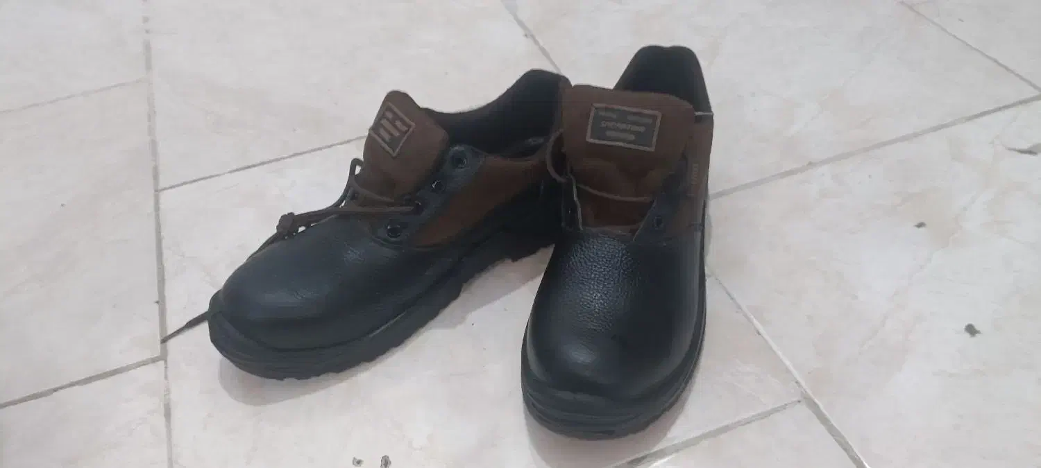 کفش ایمنی کار|کیف، کفش، کمربند|ارومیه, |دیوار