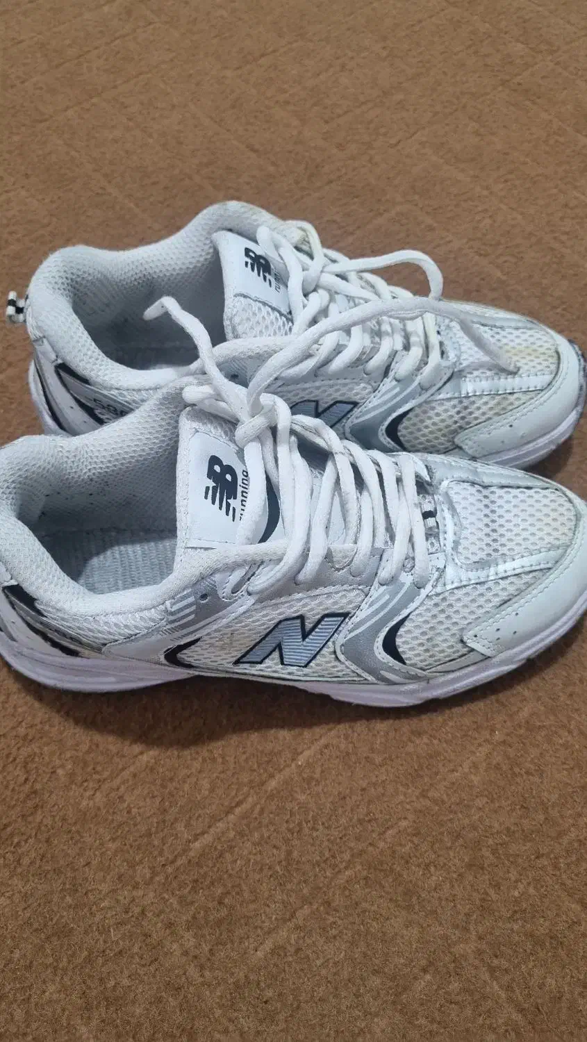 کتونی|کیف، کفش، کمربند|ساوه, |دیوار