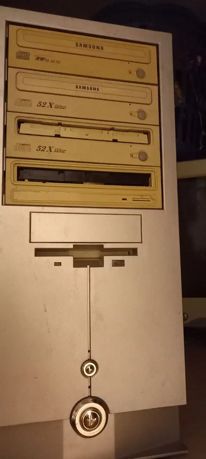 کامپیوتر|رایانه رومیزی|اهر, |دیوار