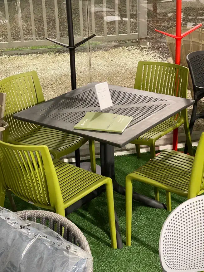 صندلی|میز و صندلی غذاخوری|بندر انزلی, گیلار|دیوار