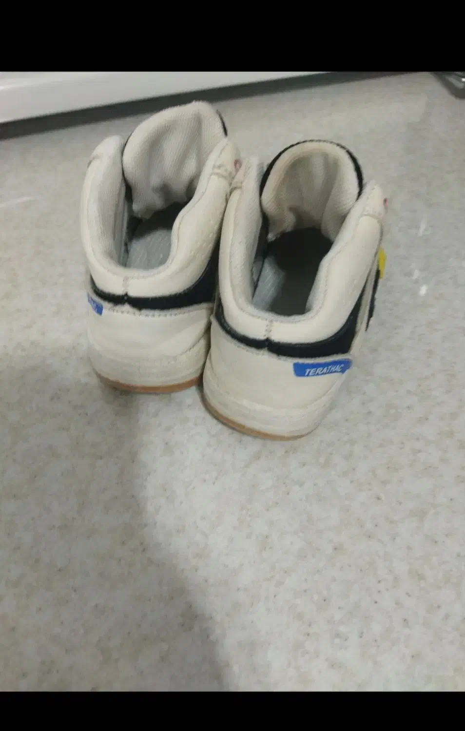 کفش|کفش و لباس بچه|هشتگرد, شهرک بوستان|دیوار