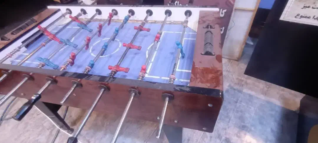 دو عدد فوتبال دستی و یک تابلو|تجهیزات ورزشی|بروجن, |دیوار