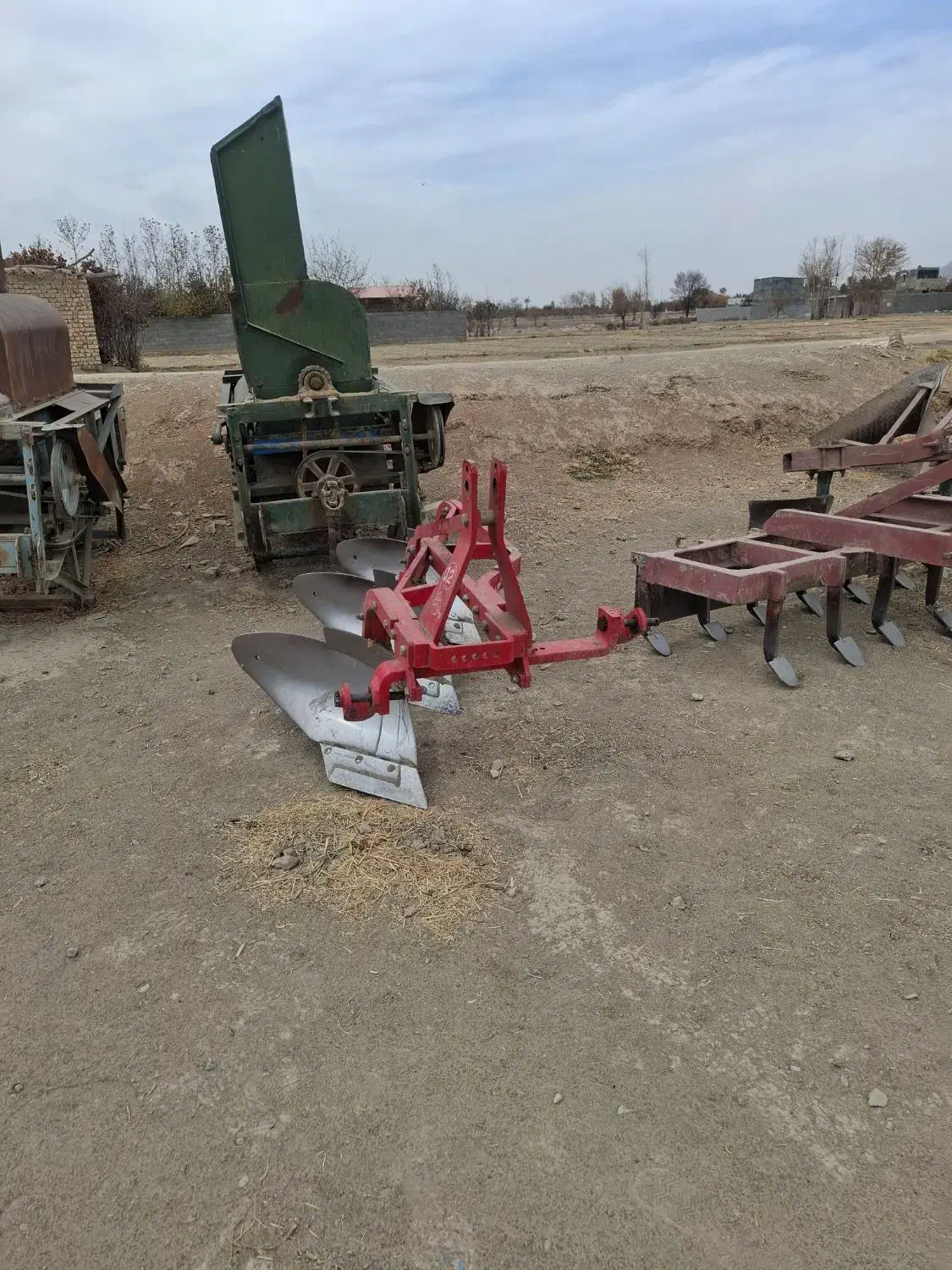 خیش و ادوات|ماشینآلات صنعتی|پیر بکران, |دیوار