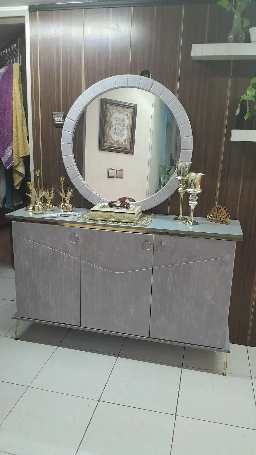 کنسول و آینه|بوفه، ویترین، کنسول|شاهین‌شهر, مسکن مهر|دیوار