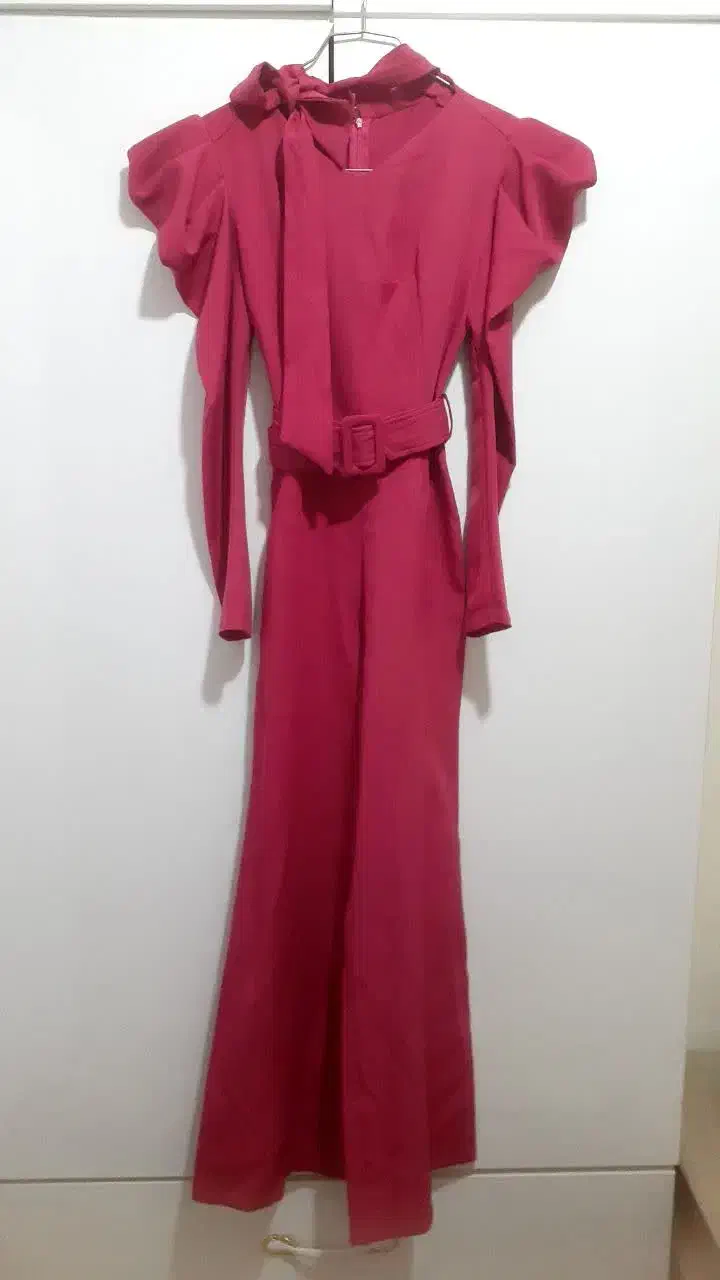 اورال سرخابی|لباس|رباطکریم, مسکن مهر آبشناسان|دیوار