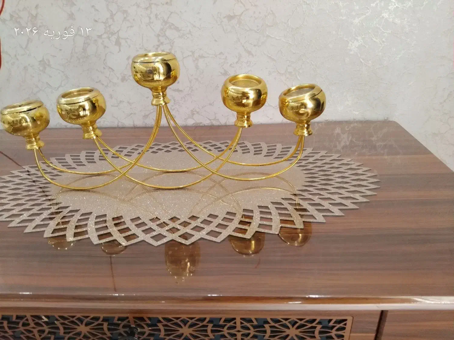 شمعدون طلایی|مجسمه، تندیس، ماکت|خرم‌آباد, |دیوار