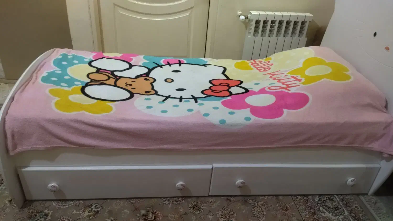 تخت یکنفره نوجوان دخترانه|اسباب و اثاث بچه|رودهن, |دیوار