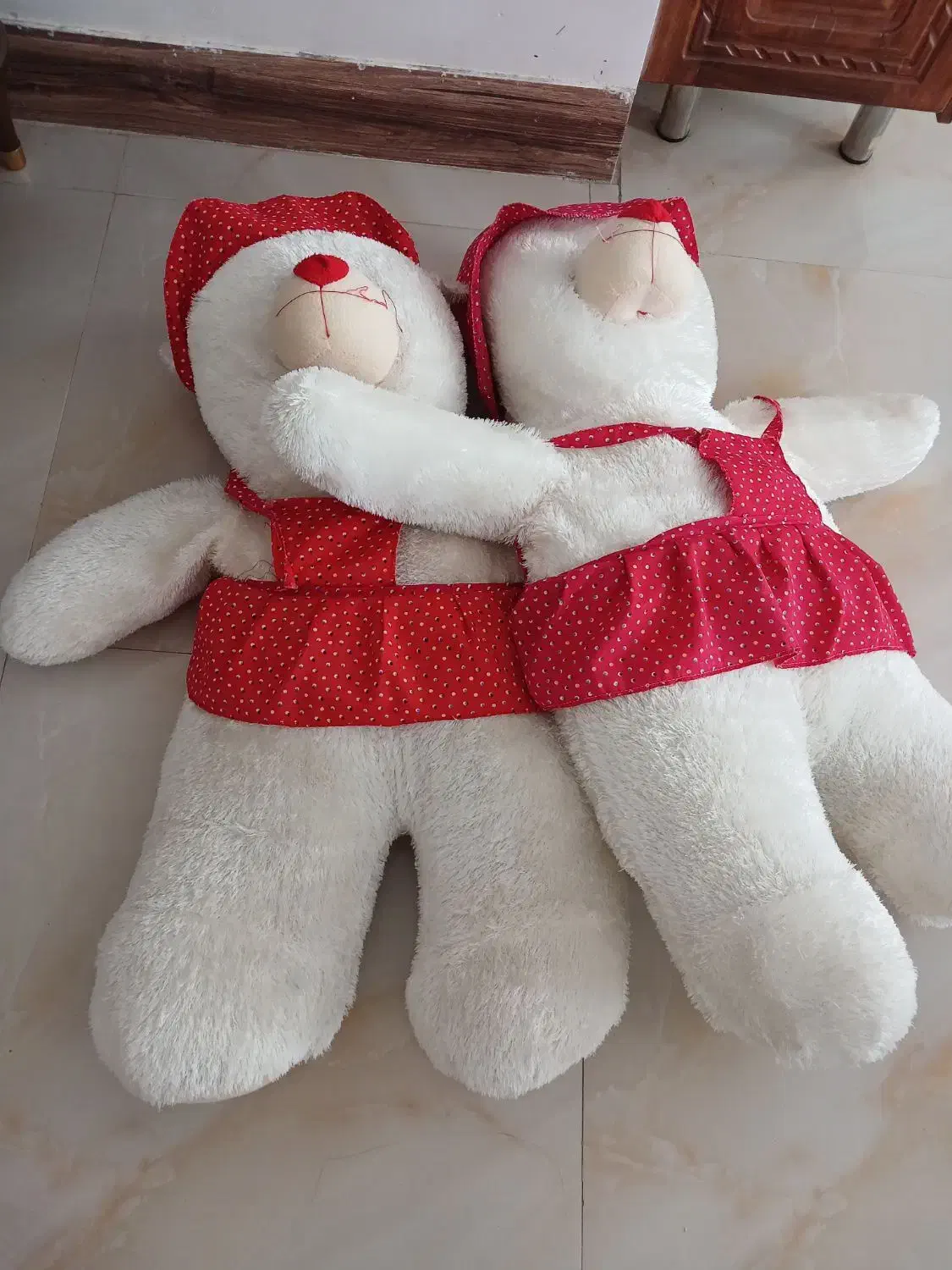 عروسک خرسی|اسباببازی بچه|بافت, |دیوار