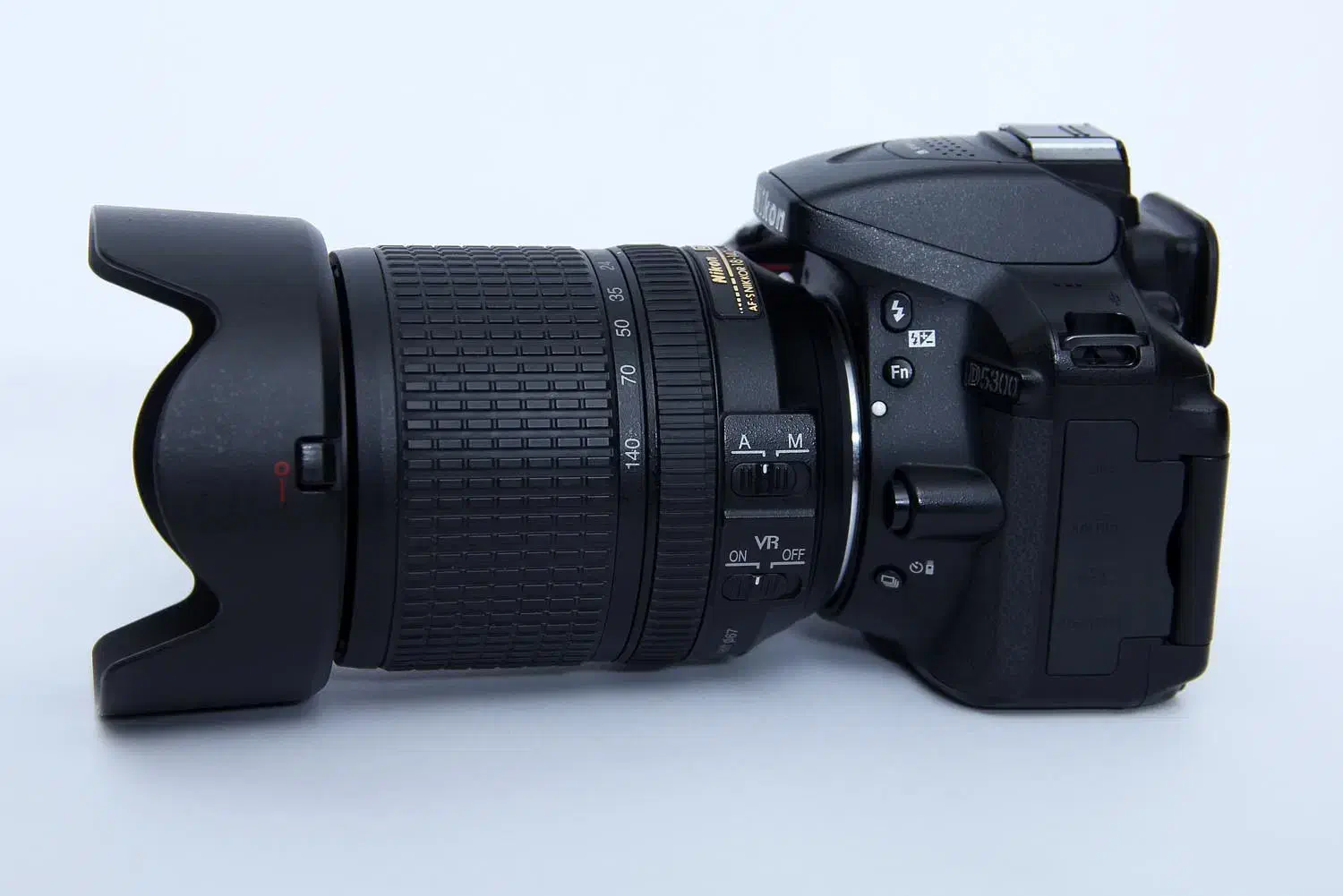 دوربین نیکون D5300|دوربین عکاسی و فیلم‌برداری|سبزوار, کوی بهار|دیوار