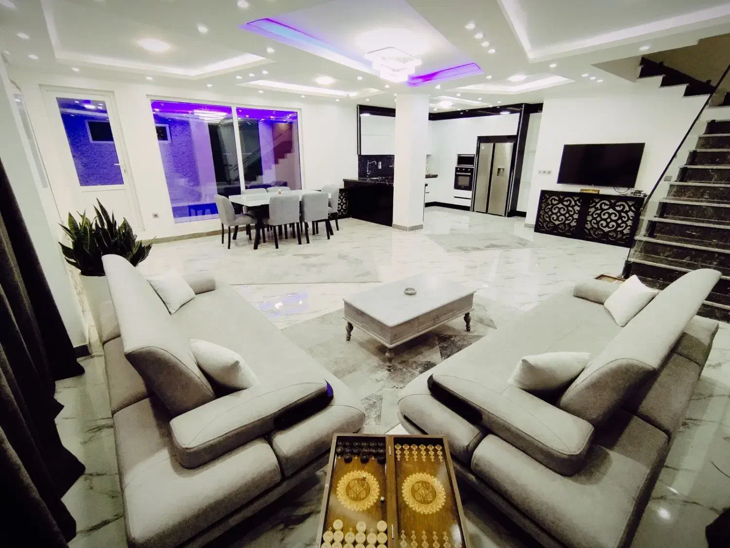 اجاره واحد 180 متری لوکس بانظافت پارت تایم|اجارهٔ کوتاه‌مدت آپارتمان و سوئیت|تهران, آبشار تهران (دریاچه)|دیوار