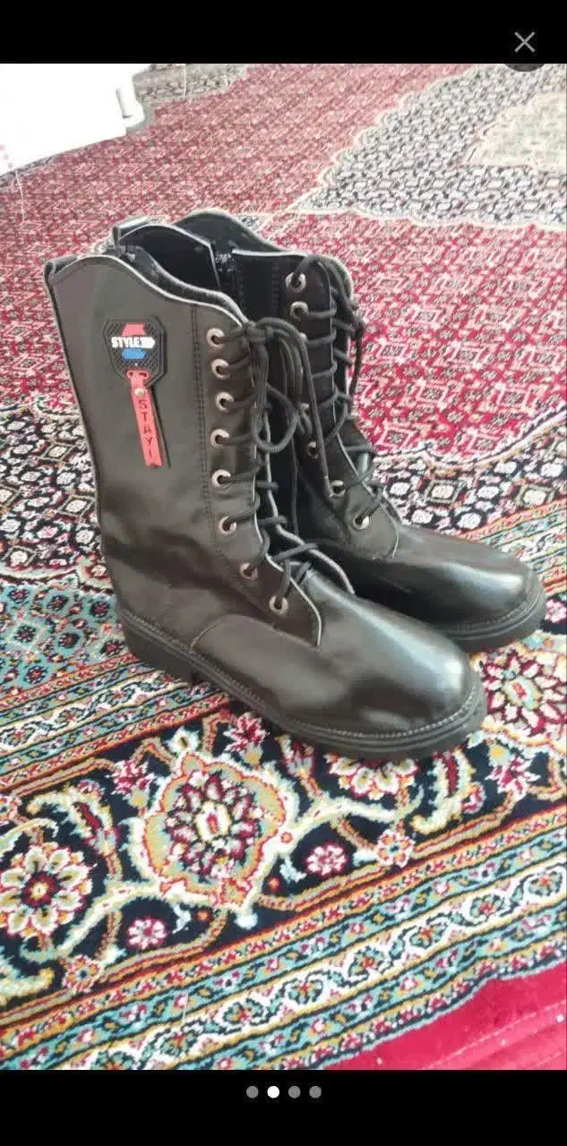 پوتین نوسایز۴۰فقط ۳۰۰تومن|کیف، کفش، کمربند|ویلکیج, |دیوار