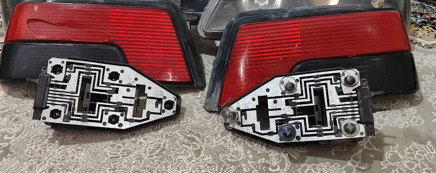 چراغ خطر ۴۰۵ همراه جالامپی|قطعات یدکی و لوازم جانبی|خاش, |دیوار