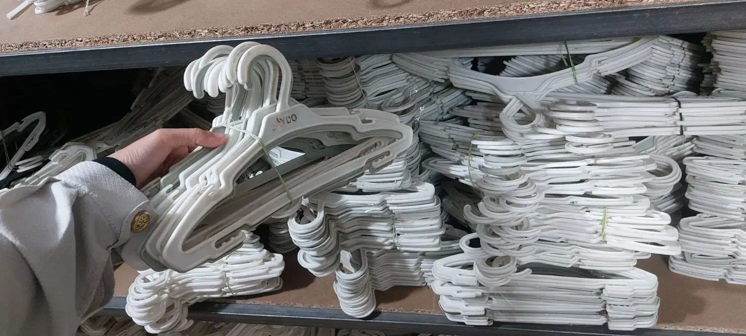 فروش چوب‌لباسی و رگال گردان و استیل با قیمت عمده|فروشگاه و مغازه|قم, شهر قائم|دیوار