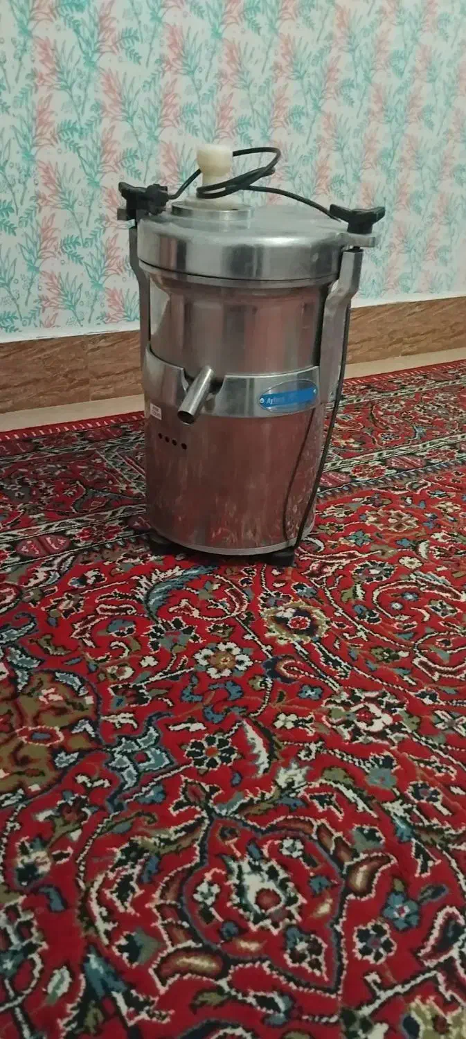 دستگاه آب هویج صنعتی|آبمیوه‌گیر و آب‌مرکبات‌گیر|کوهدشت, |دیوار