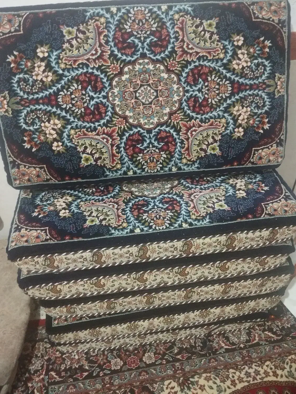 پشتی درحد نو|پشتی|بیجار, |دیوار