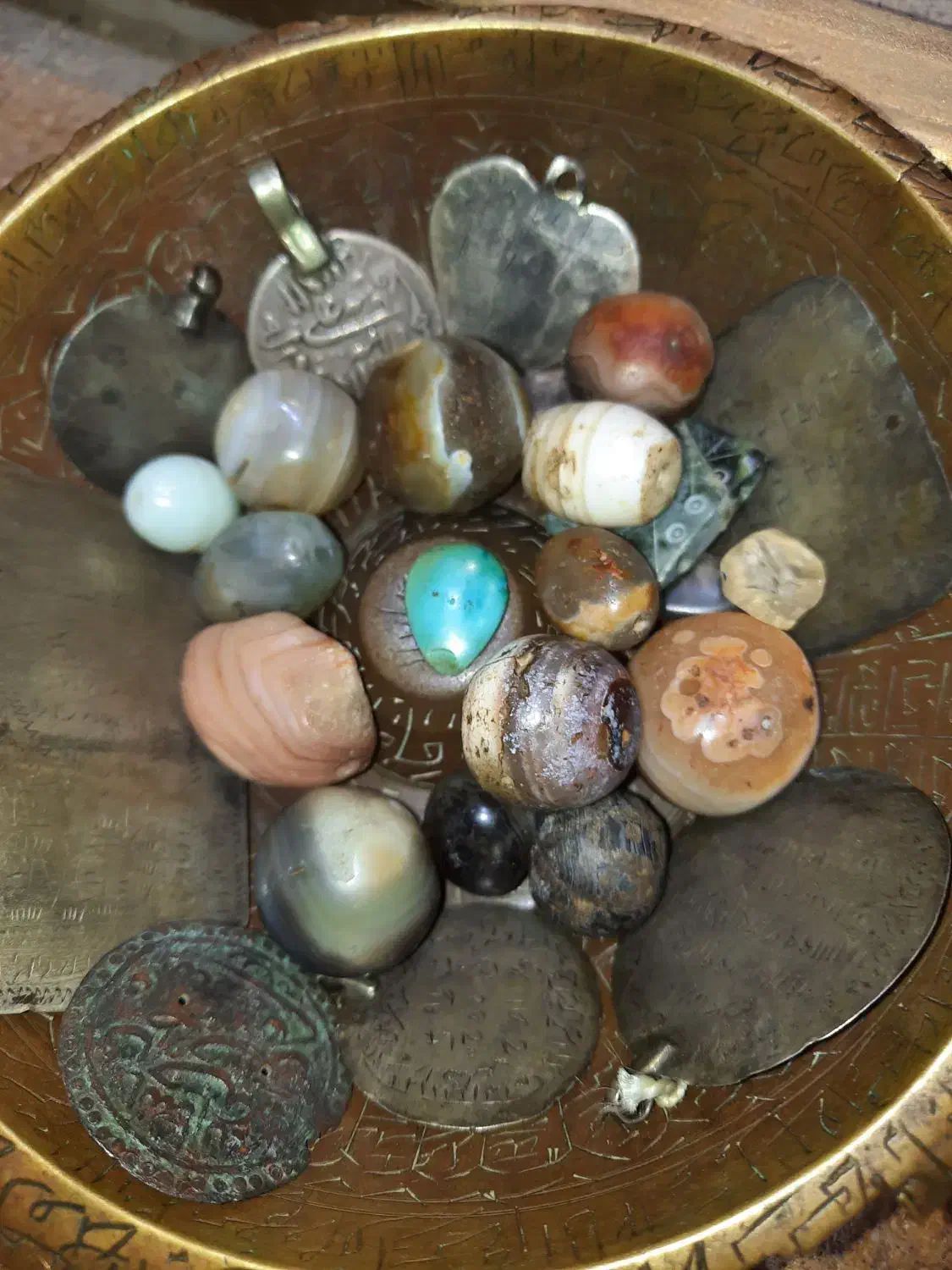 نقره و مهره|کلکسیون اشیاء عتیقه|شیراز, گود عربان|دیوار