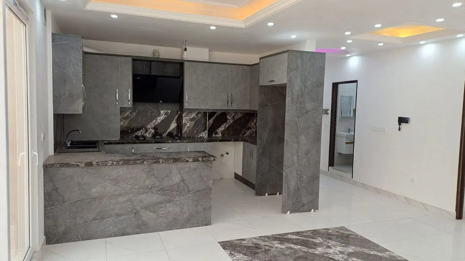 ۹۳ متری حیاط دار بلوار کشاورز|فروش آپارتمان|صفادشت, |دیوار