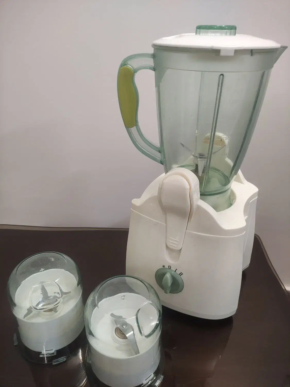 مخلوط کن/خردکن|خردکن، آسیاب، غذاساز|اصفهان, سودان|دیوار