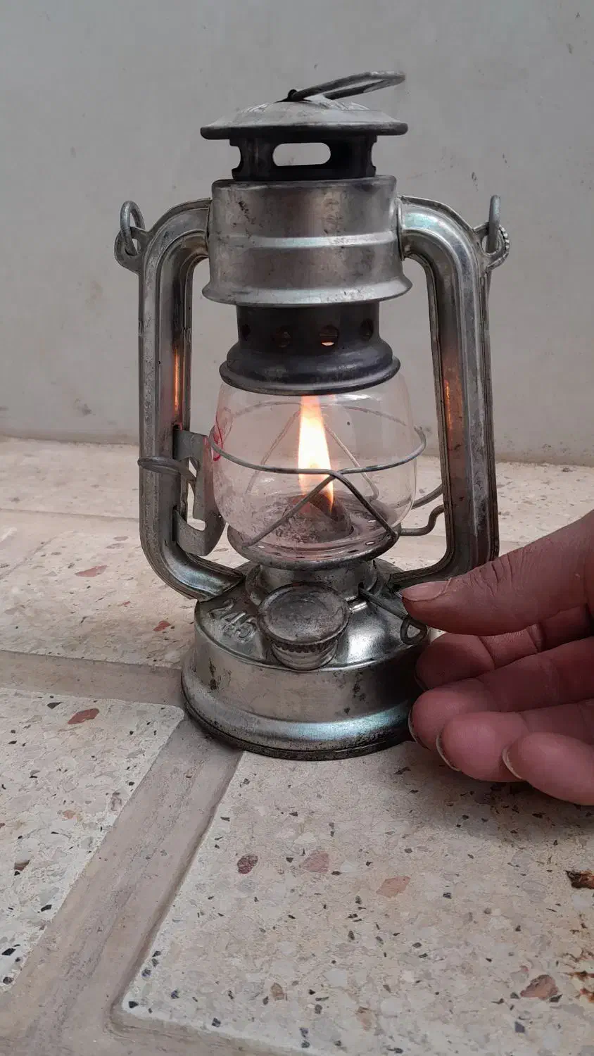 فانوس|کلکسیون اشیاء عتیقه|کوهدشت, |دیوار