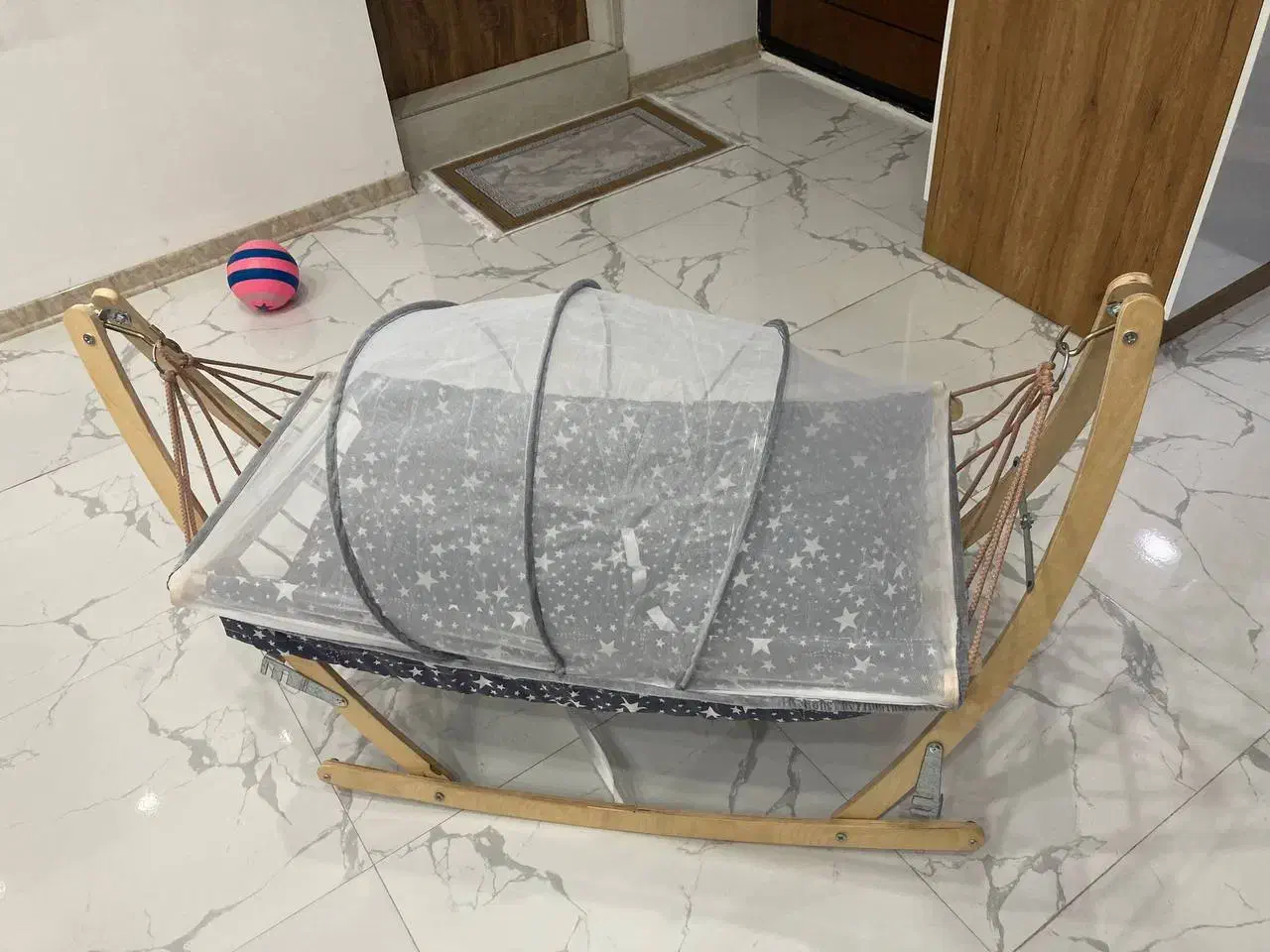 گهواره طرح سنتی|تخت و صندلی بچه|خرمآباد, |دیوار