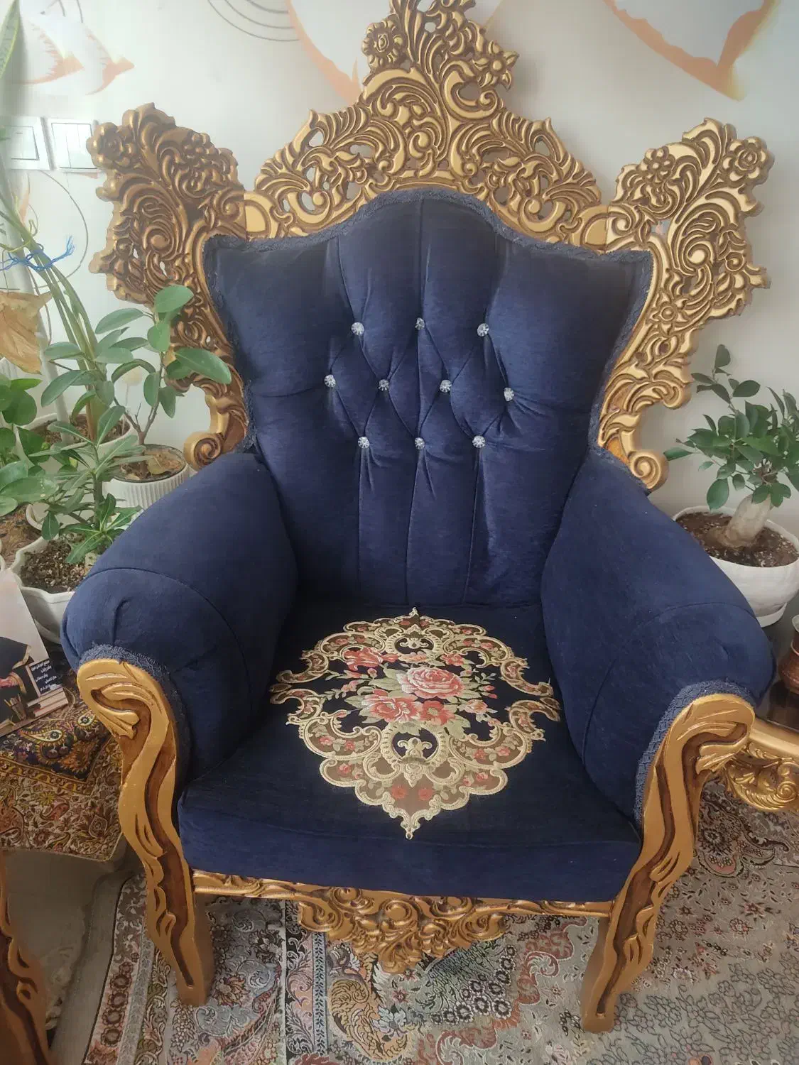 مبل سلطنتی جنس چوب جنس پارچه شانل|مبلمان خانگی و میز عسلی|صدرا-فارس, فاز ۱|دیوار