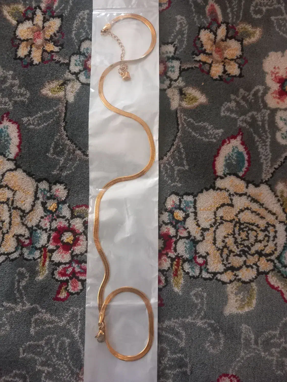 گردن بند|بدلیجات|همدان, |دیوار