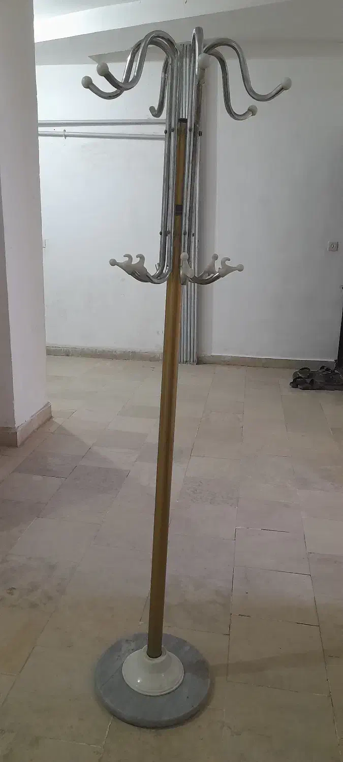 رخت آویز|بندرخت و رخت‌آویز|رباط‌کریم, مسکن مهر آبشناسان|دیوار