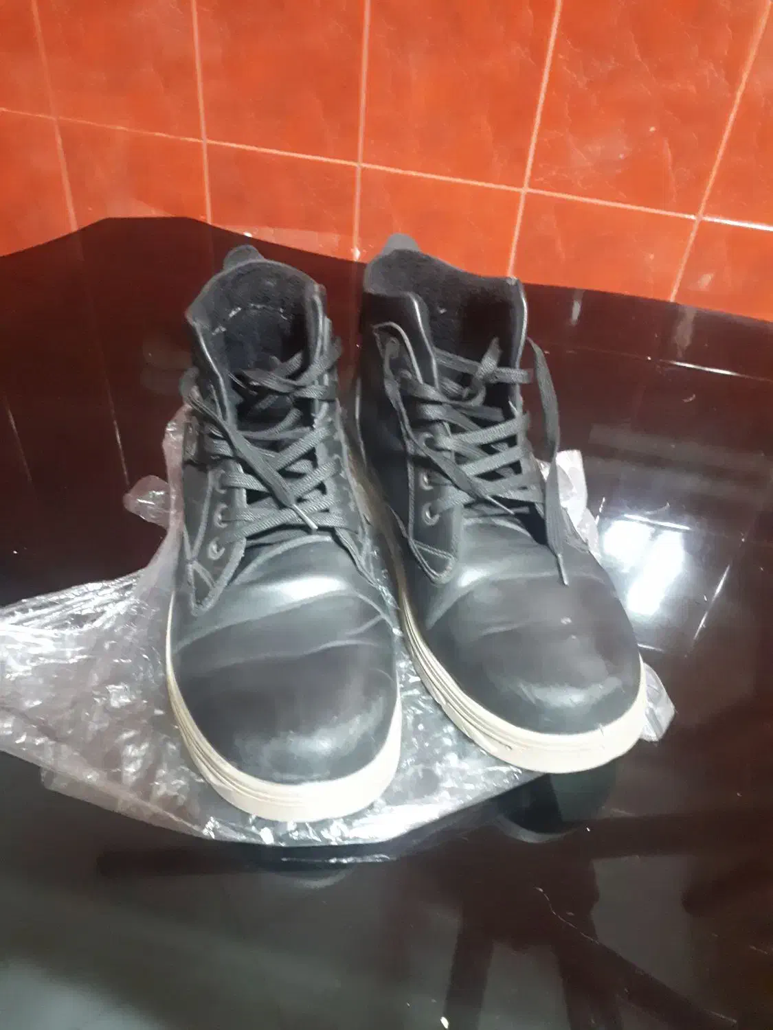 پوتین مشکی در حد|کیف، کفش، کمربند|تبریز, |دیوار