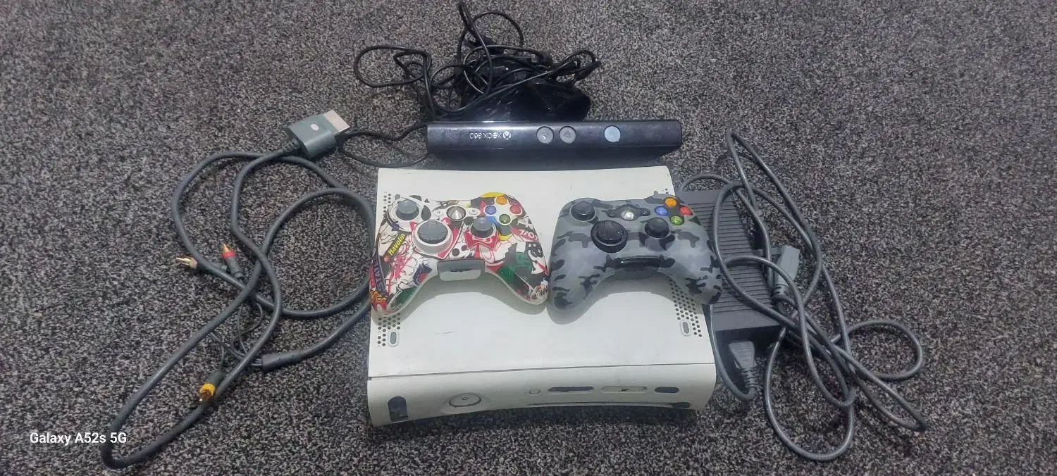 ایکس باکس ۳۶۰ با دو دسته و کینکت|کنسول، بازی ویدئویی و آنلاین|بندرعباس, |دیوار