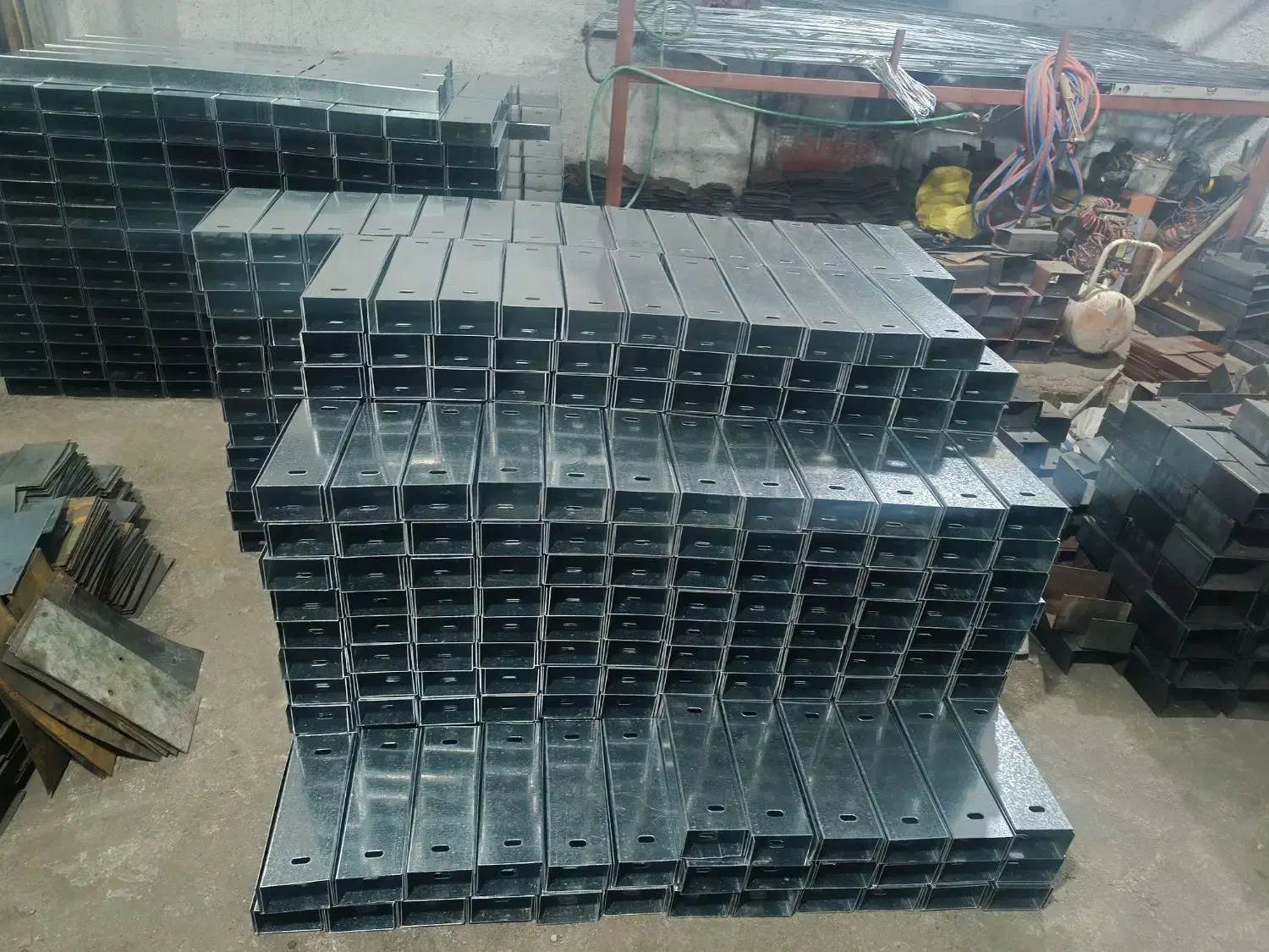 آهن آلات والپست|مصالح و تجهیزات ساختمان|شیراز, محمدیه|دیوار