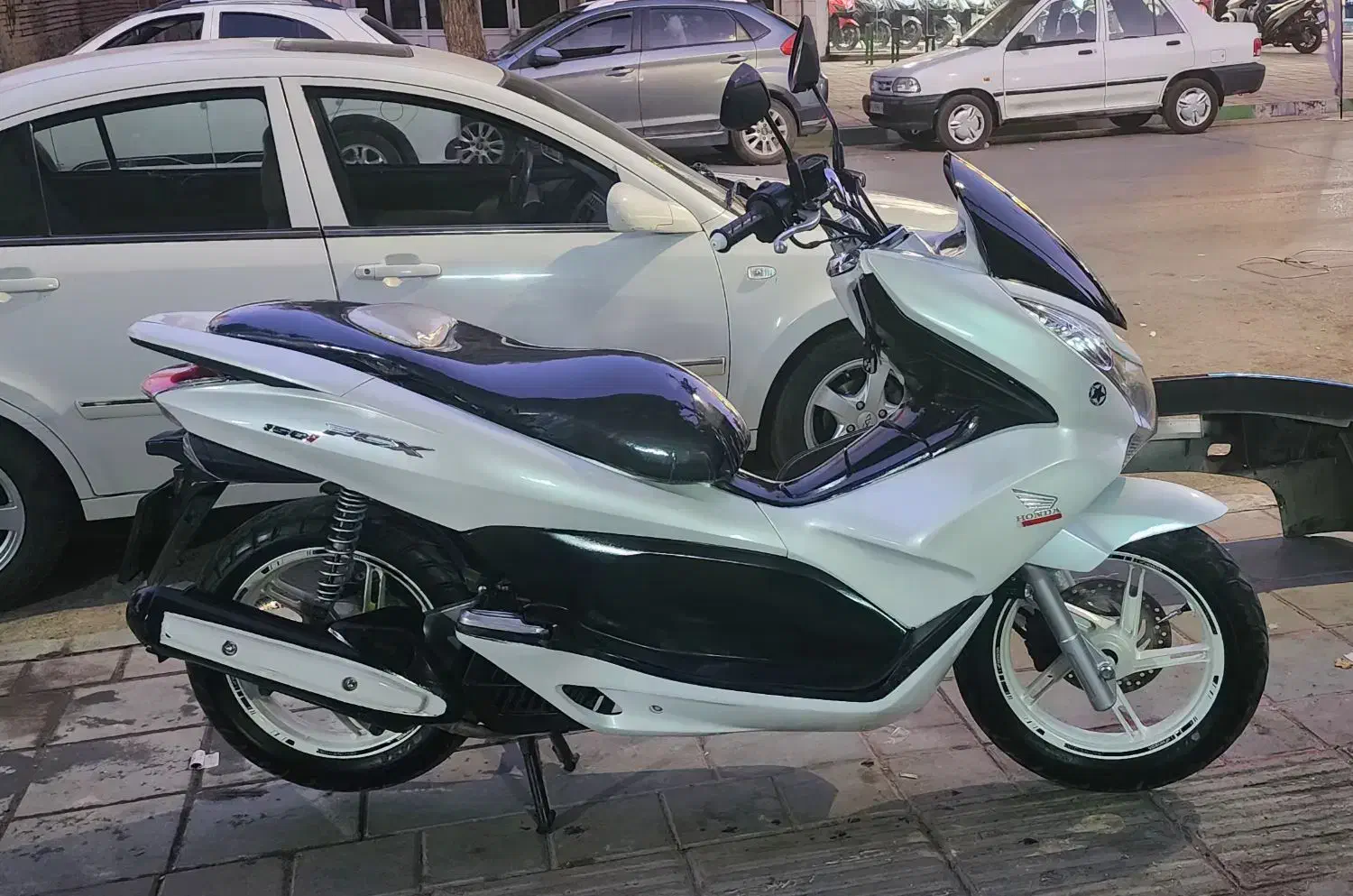 موتور pcx اتوماتیک اصل ژاپن|موتورسیکلت|کرمانشاه, |دیوار