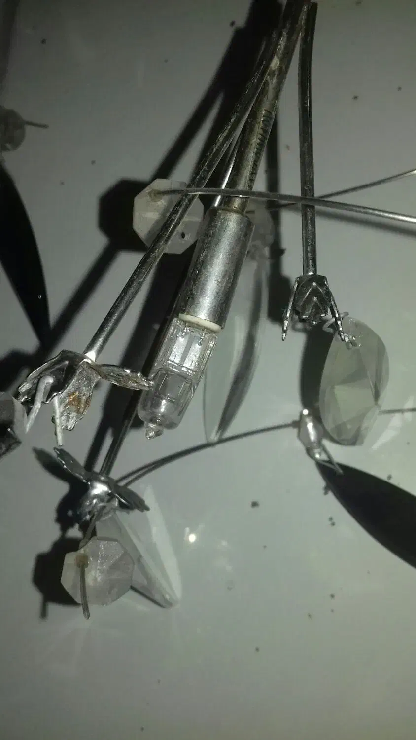 لوسترسقفی.|لوستر و چراغ آویز|هشتگرد, شهرک پارسیان|دیوار