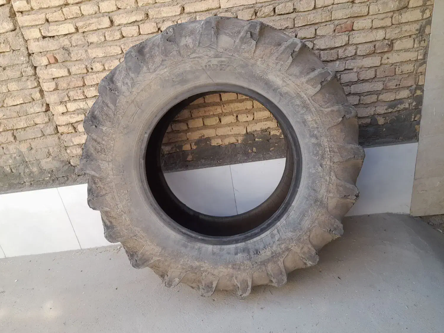 لاستیک|قطعات یدکی و لوازم جانبی|لردگان, |دیوار