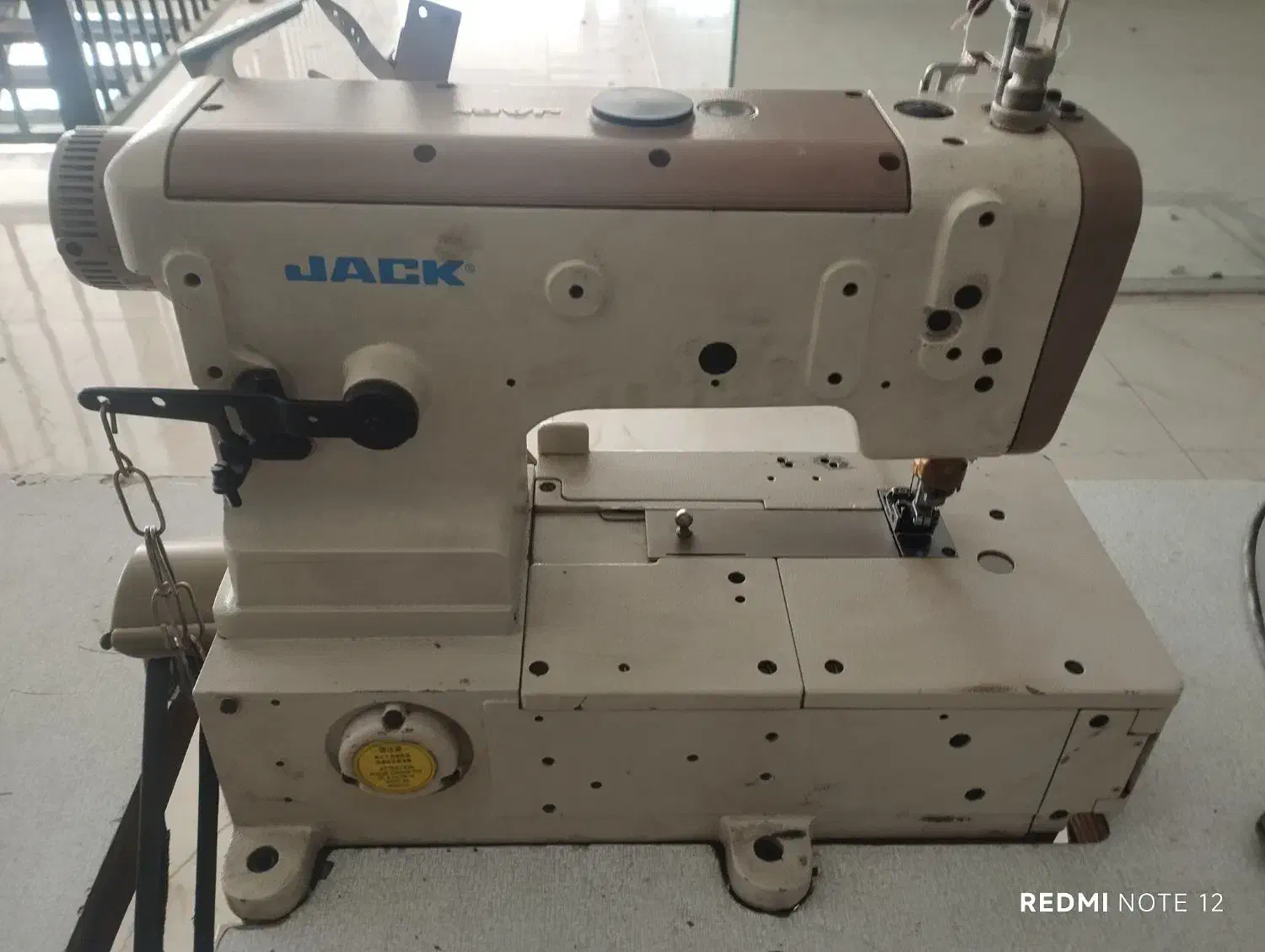 چرخ میاندوز|چرخ خیاطی و ریسندگی|رباط‌کریم, مسکن مهر آبشناسان|دیوار