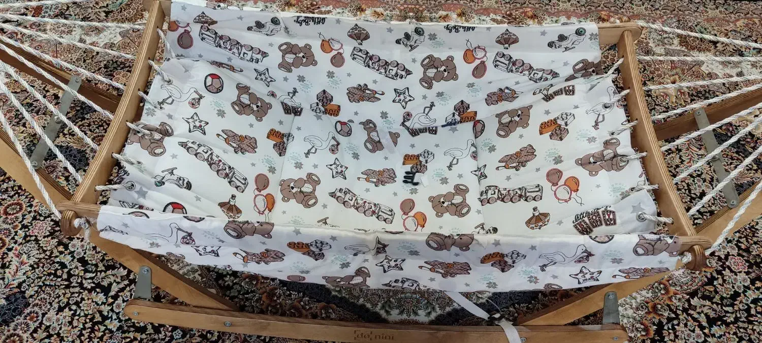 گهواره کودک|تخت و سرویس خواب|فومن, |دیوار