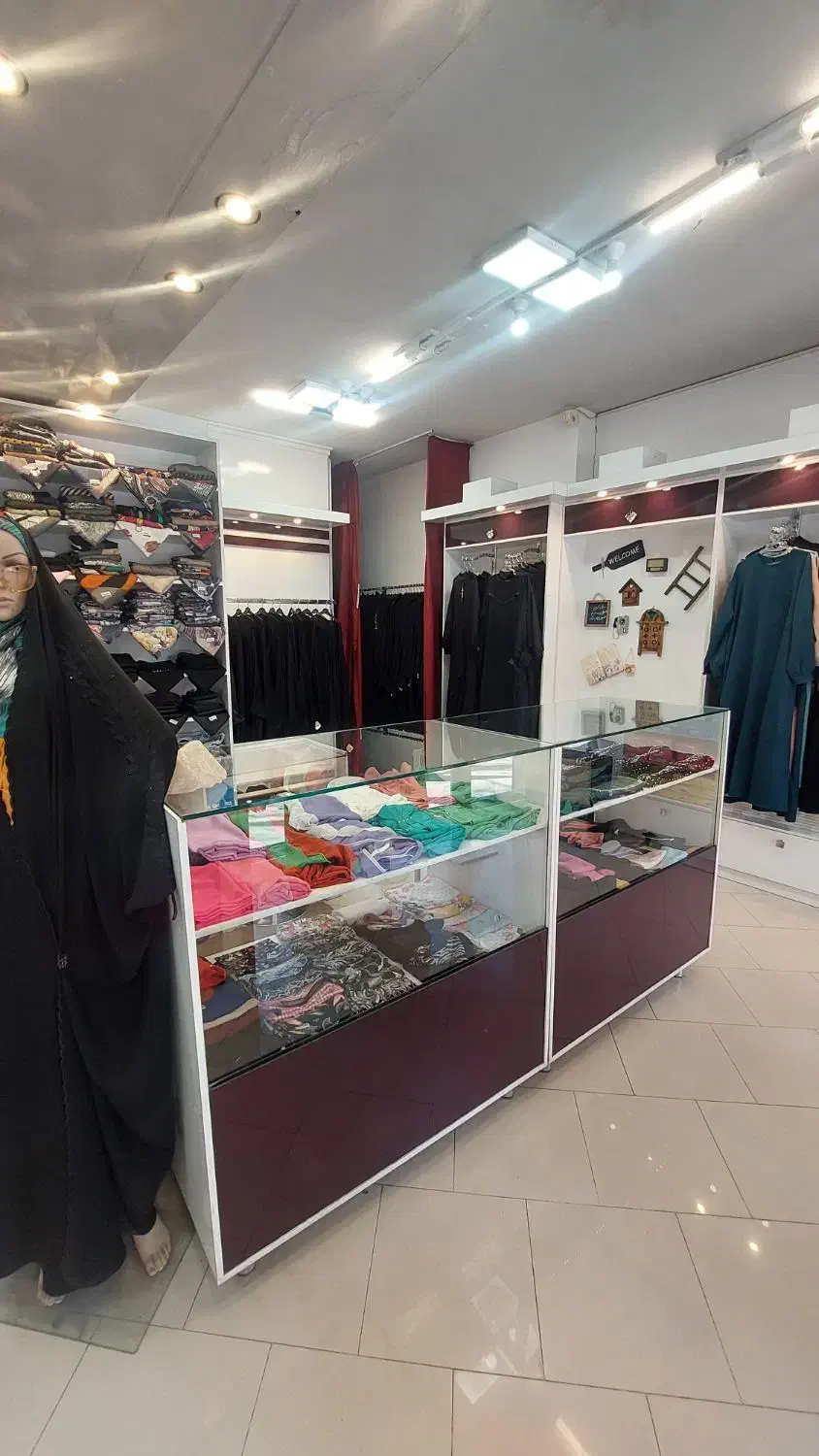 فروش فوری دکوراسیون ام دی اف جهت بوتیک|فروشگاه و مغازه|اصفهان, گلزار|دیوار