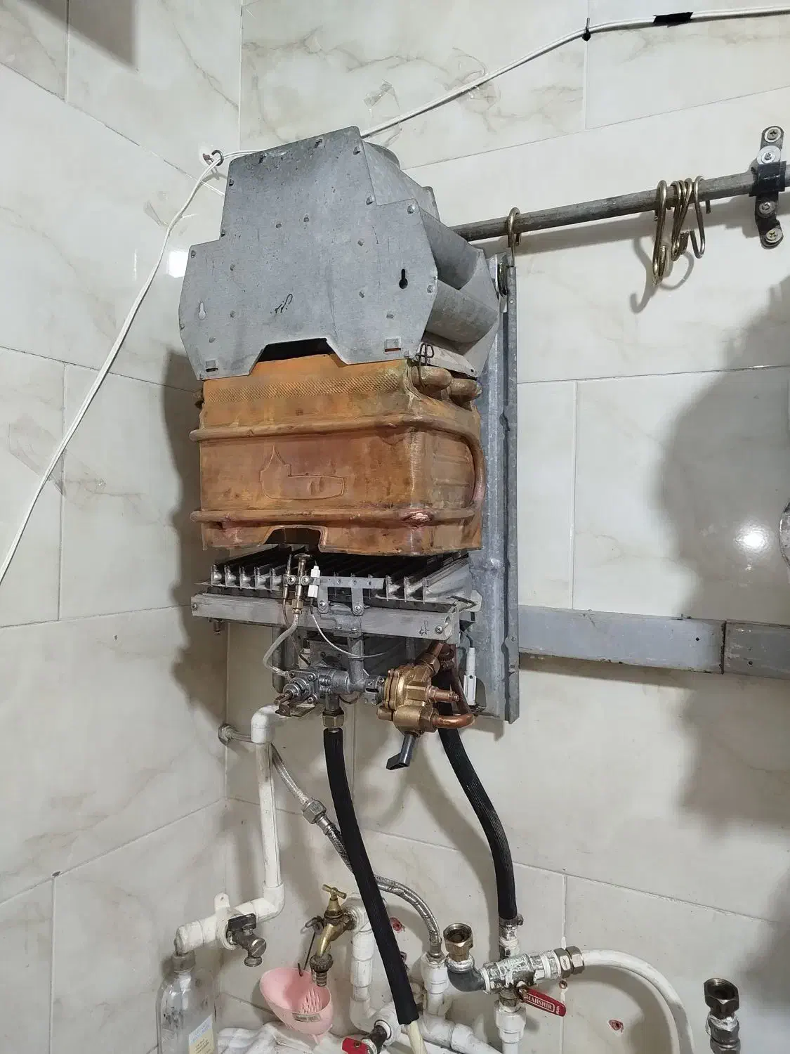 آبگرمکن دیواری بوتان شعمک دار|آبگرمکن، پکیج، شوفاژ|شیروان (خراسان), |دیوار