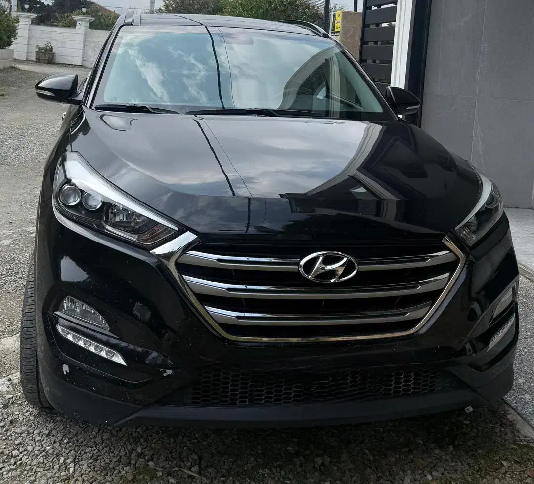 توسان ۲۰۱۷ ۲۰۰۰cc تمیز|خودرو سواری و وانت|تهران, درختی|دیوار