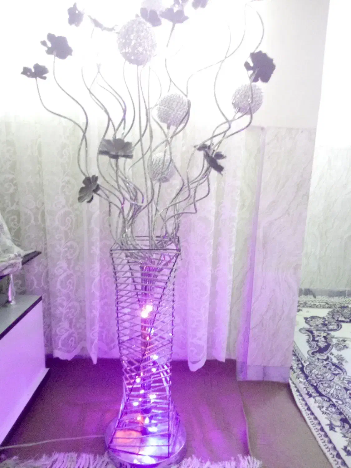 یک عدد چراغ خواب تمام آلمینیوم با نور ال ای دی|چراغ خواب و آباژور|ملایر, |دیوار